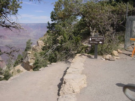 ZL - Bright Angel Trail trailhead, where I finished!.JPG